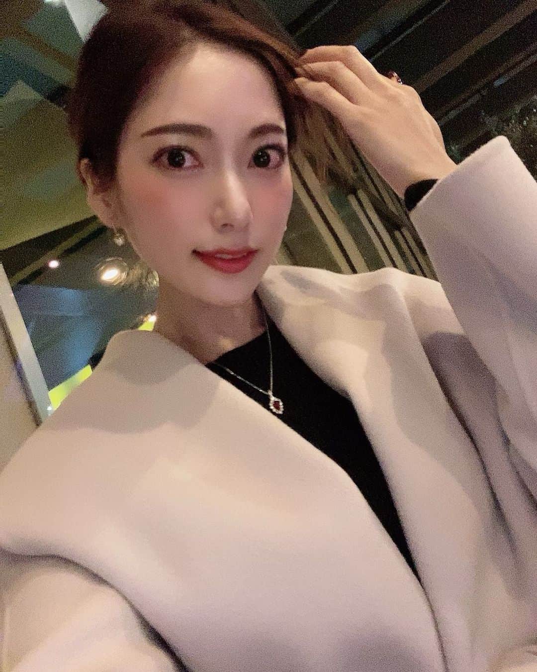 三田羽衣さんのインスタグラム写真 (三田羽衣Instagram)「寒いですね もうコート🧥何回か着てます ︎ 今年はウールのロングが好き」11月3日 9時48分