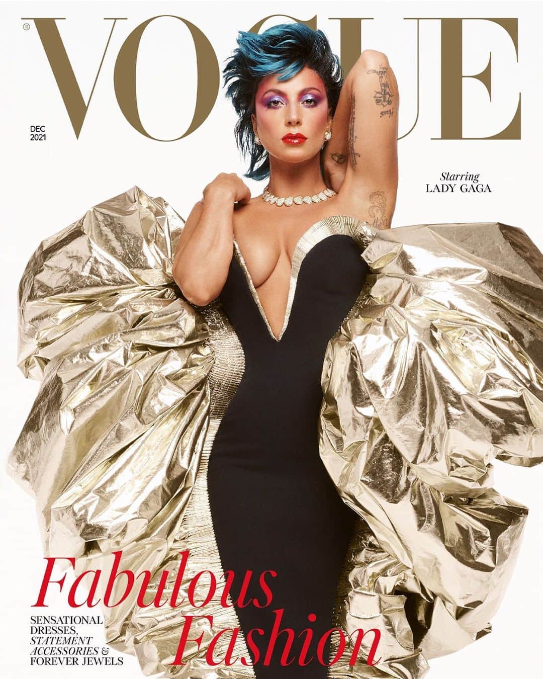 パット・マグラスさんのインスタグラム写真 - (パット・マグラスInstagram)「GAGA GLAMOUR 💎💎💎 LEADING LADY and SUPERSTAR SONGBIRD @ladygaga delivers the ULTIMATE DIVA DIVINITY photographed by the LEGENDARY #StevenMeisel in #makeupbypatmcgrath on the cover of @britishvogue December 2021 wearing  the Mothership IX: Huetopian Dream shade ‘ASTRAL AMETHYST MOON’ + #DivineBlush shade ‘LOVESTRUCK’ - Berry Pink Demi-Matte on the eyes, with #DivineBlush shade ‘CHERISH’ - Neutral Pink Demi-Matte on the cheeks, FetishEYES Mascara, Lip Fetish Balm Divinyl Lip Shine in ‘ELECTRIC LOTUS’ - Bright Pink Coral ⚡⚡⚡ SHOP NOW at PATMcGRATH.COM – #LinkInBio. — @britishvogue December 2021  Interview by @gileshattersley Photography by #stevenmeisel Styled by @edward_enninful Hair by @guidopalau #makeupbypatmcgrath Nails by @jinsoonchoi Entertainment Director at Large @jilldemling Production by @prodn_artandcommerce  Gown by @schiaparelli haute couture Earrings by @tiffanyandco Necklace by @boucheron  —  #PMGHowTo FACE — Blend ‘CHERISH’ Divine Blush over the cheeks & temples  EYES — Blend ‘LOVESTRUCK’ Divine Blush through the outer half of the lid & corner with a blending brush — Use a fluffy brush to diffuse the blush outwards — Blend ‘SECRET EDEN’ eye shadow through the socket & crease with a blending brush — Add depth to the outer corner with ‘XTREME PLUM NOIR’ eye shadow using a small blending brush — Apply IntensifEYES Artistry Wand over the lid — Use a flat brush to press ‘ASTRAL AMETHYST MOON’ pigment over the lid — Apply ‘LOVESTRUCK’ Divine Blush along the lower lash line with a small detail brush — Highlight the inner corner with ‘SKINSHOW NUDE XTASY’ eye shadow — Curl the lashes & coat with FetishEYES Mascara  LIPS — Define the shape of the lips with ‘VENGEANCE’ PermaGel Ultra Lip Pencil — Finish with ‘ELECTRIC LOTUS’ Divinyl Lip Shine」11月3日 2時52分 - patmcgrathreal