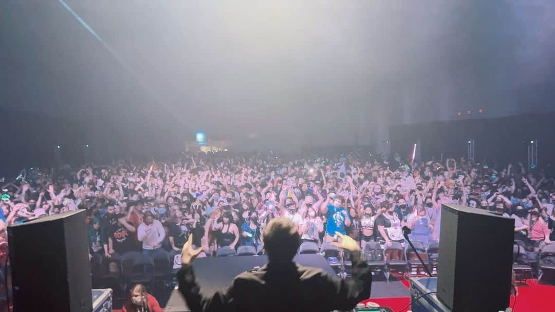 TeddyLoidのインスタグラム：「▲ USA 3POINTS TOUR 2021 ▲  Music that makes the floor explode🧨  ♪ Virtual Riot - REDLINE @officialvirtualriot   📍Atlanta🇺🇸」