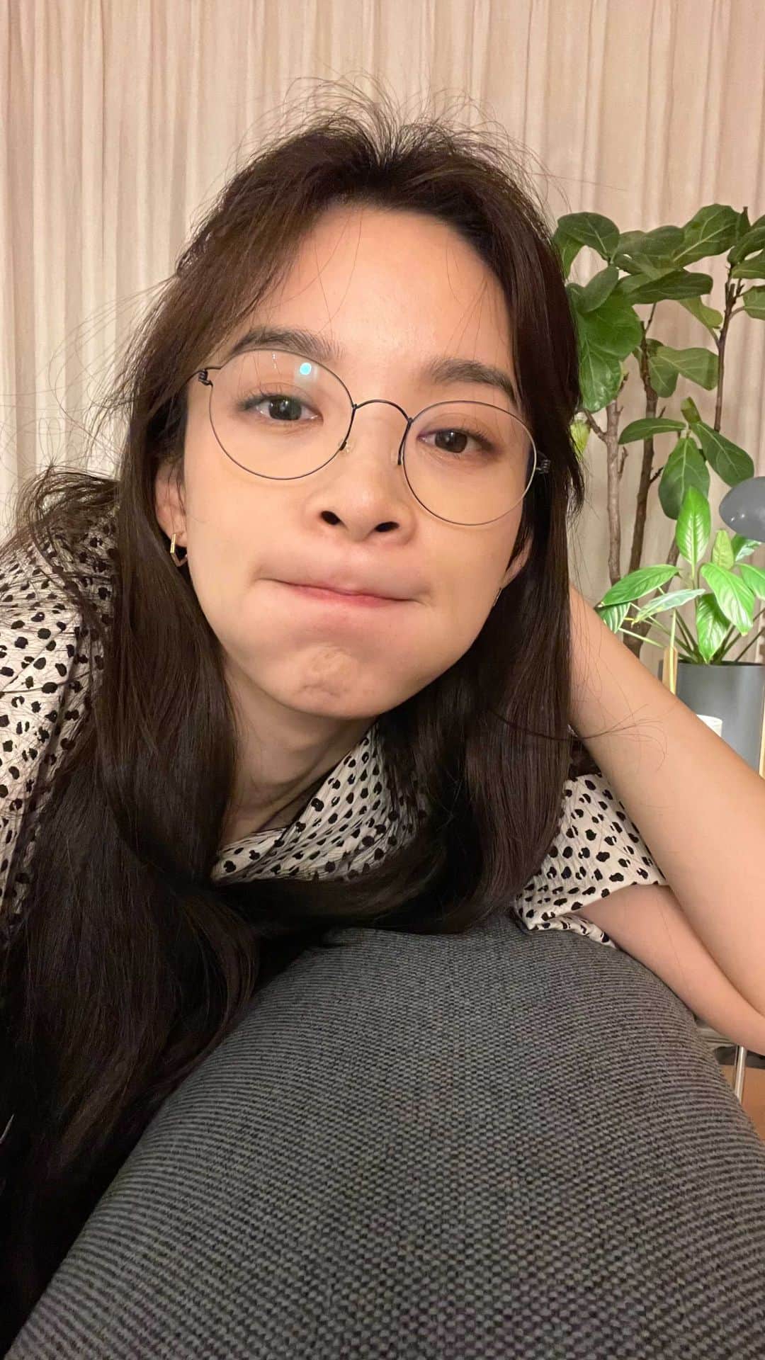 イ・チョンアのインスタグラム：「좋은저녁되셉😐」