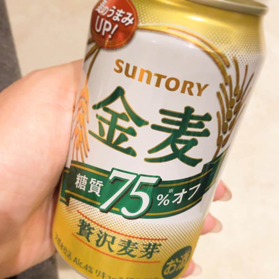 仁科仁美のインスタグラム：「My favorite KANPAI♡  友達のおすすめですっかりハマってしまったこちら♡  飲みやすくて、ガンガン飲める！！笑  そんな1人晩酌事情でしたとさ！  皆さん、お疲れ様でした♬」
