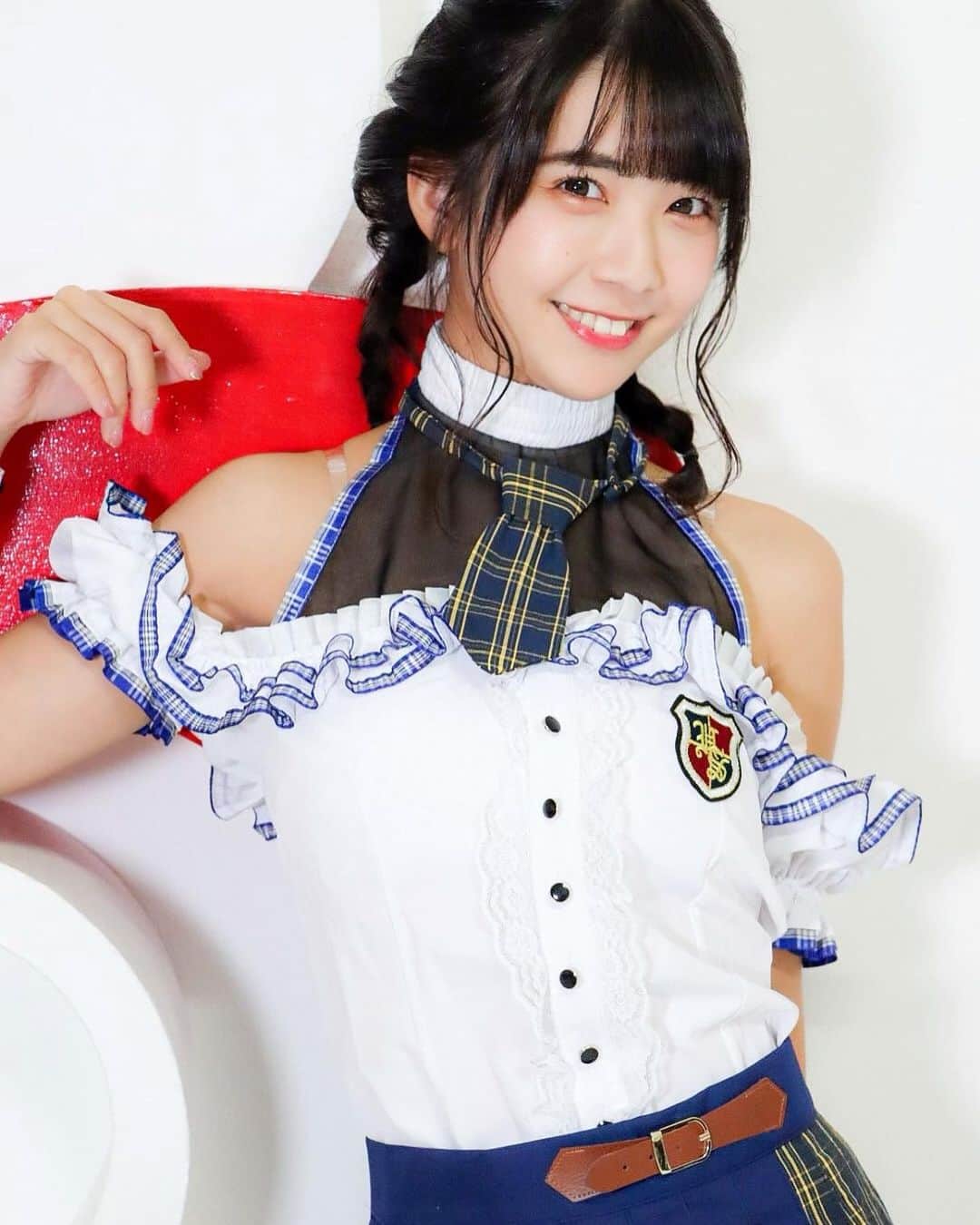 天羽希純のインスタグラム：「いつもはかっこいい衣装だけどこういう格好も似合う？？  王道アイドルです🥰💓  #アイドル #アイドル衣装 #コスプレ #制服 #撮影会 #被写体 #可愛い女の子 #グラビア #japanesegirl #gravure #japaneseidol #cosplay #japanesecosplay #japanesecosplayer」