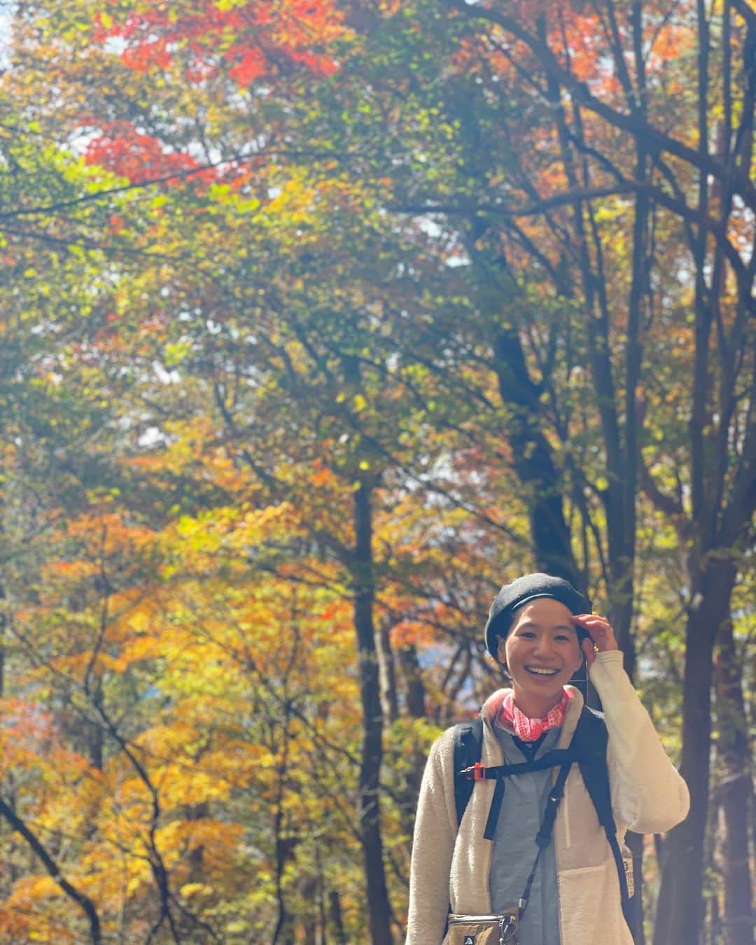 菖蒲理乃さんのインスタグラム写真 - (菖蒲理乃Instagram)「秋の紅葉ハイキング🍁 文化の日って、いつもお天気よいから大好き！  #文化の日 #紅葉 #紅葉ハイキング #紅葉狩り #🍁 #ハイキング #hiking #ハイキングコーデ #登山」11月3日 11時51分 - shobuayano