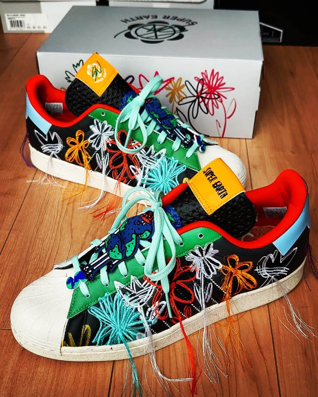 レイザーラモンRGさんのインスタグラム写真 - (レイザーラモンRGInstagram)「Sean Wotherspoonにピッタリなパンツ発見！  #seanwotherspoon #seanwotherspoonadidas #adidassuperstarseanwotherspoon #superearth #キモ撮り #KIMODORI」11月3日 14時44分 - rgrazorramon