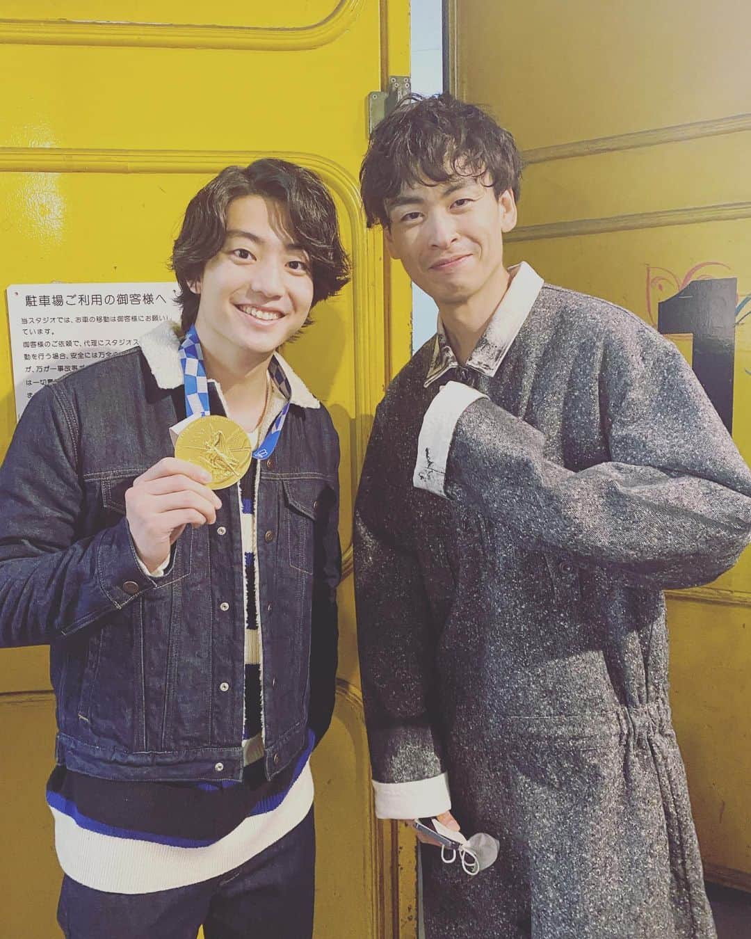伊藤健太郎のインスタグラム：「This is Me ~ Rainbow ~ GAP x Leslie Kee Diversity Song for SDGs   レスリーさんのプロジェクトに参加させていただきました。 撮影でご一緒したフェンシング男子エペ団体、金メダリスト宇山さんと！！  https://www.youtube.com/watch?v=qpNJb7f_81U」