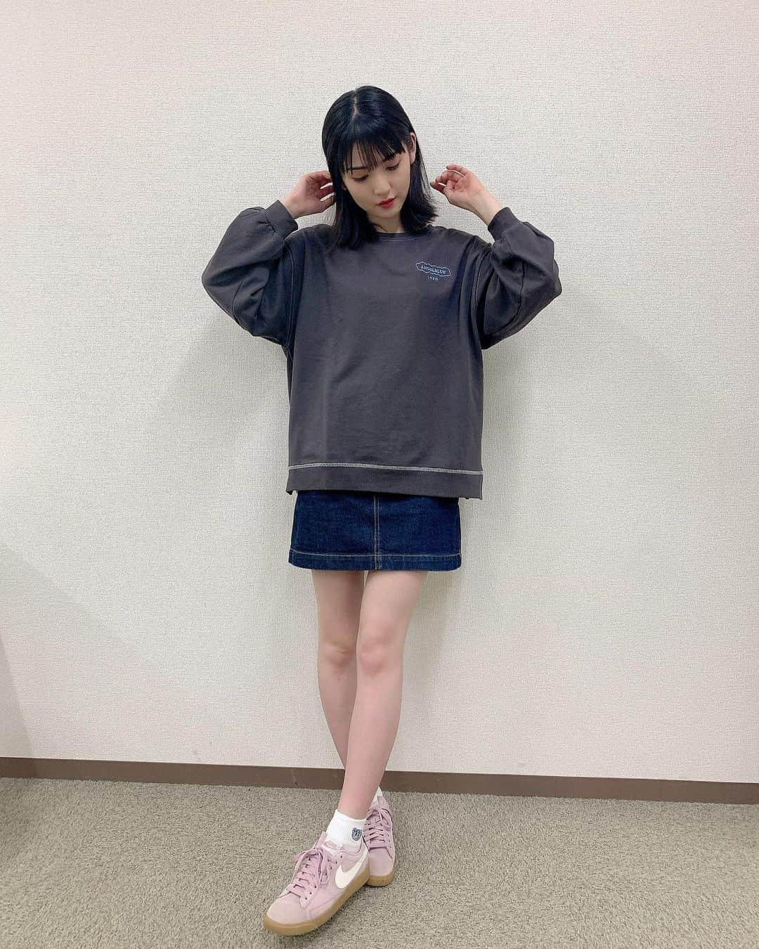 道重さゆみさんのインスタグラム写真 - (道重さゆみInstagram)「この前のインスタライブの時の バースデーTシャツに着替える前に着てたお洋服♡ @angelblue_official  @lovetoxic_official  エンジェルブルーとかメゾピアノばっかり着てた小学生時代… 30超えてまた着れる喜び…😭💓 バックプリントのナカムラくんもめちゃかわ💙」11月3日 16時42分 - sayumimichishige0713