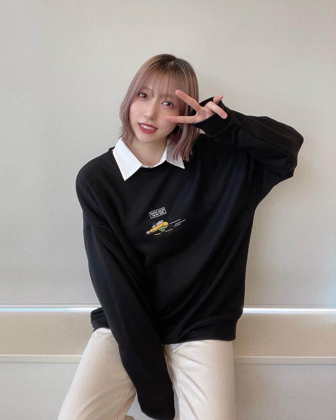 茂木忍さんのインスタグラム写真 - (茂木忍Instagram)「珍しくシャツなんか着てもうて🥸」11月3日 17時17分 - _mogi_shinobu_