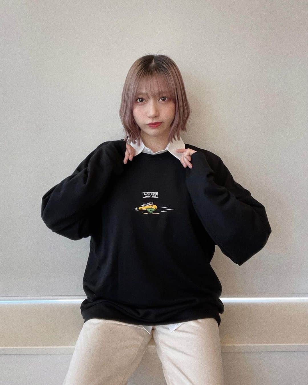 茂木忍のインスタグラム：「珍しくシャツなんか着てもうて🥸」