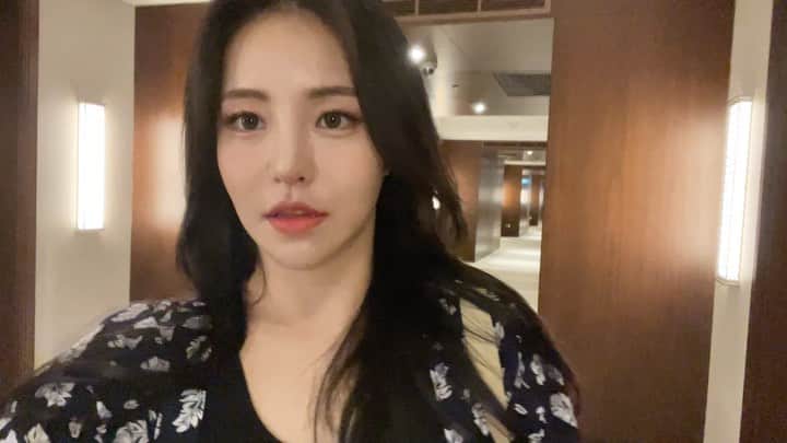 ナム・ユジョンのインスタグラム：「궁금하면 다음에 유랄라 봐죠~♥️ #indubai」