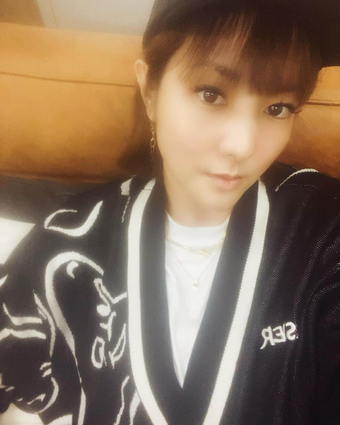 希良梨のインスタグラム：「SKYの送迎❤︎ 💻🧠👁🌹✨  #goodvibes #love #japan #taiwan #simple #nature  #息子の送迎 #プログラミング #子育て #happy」