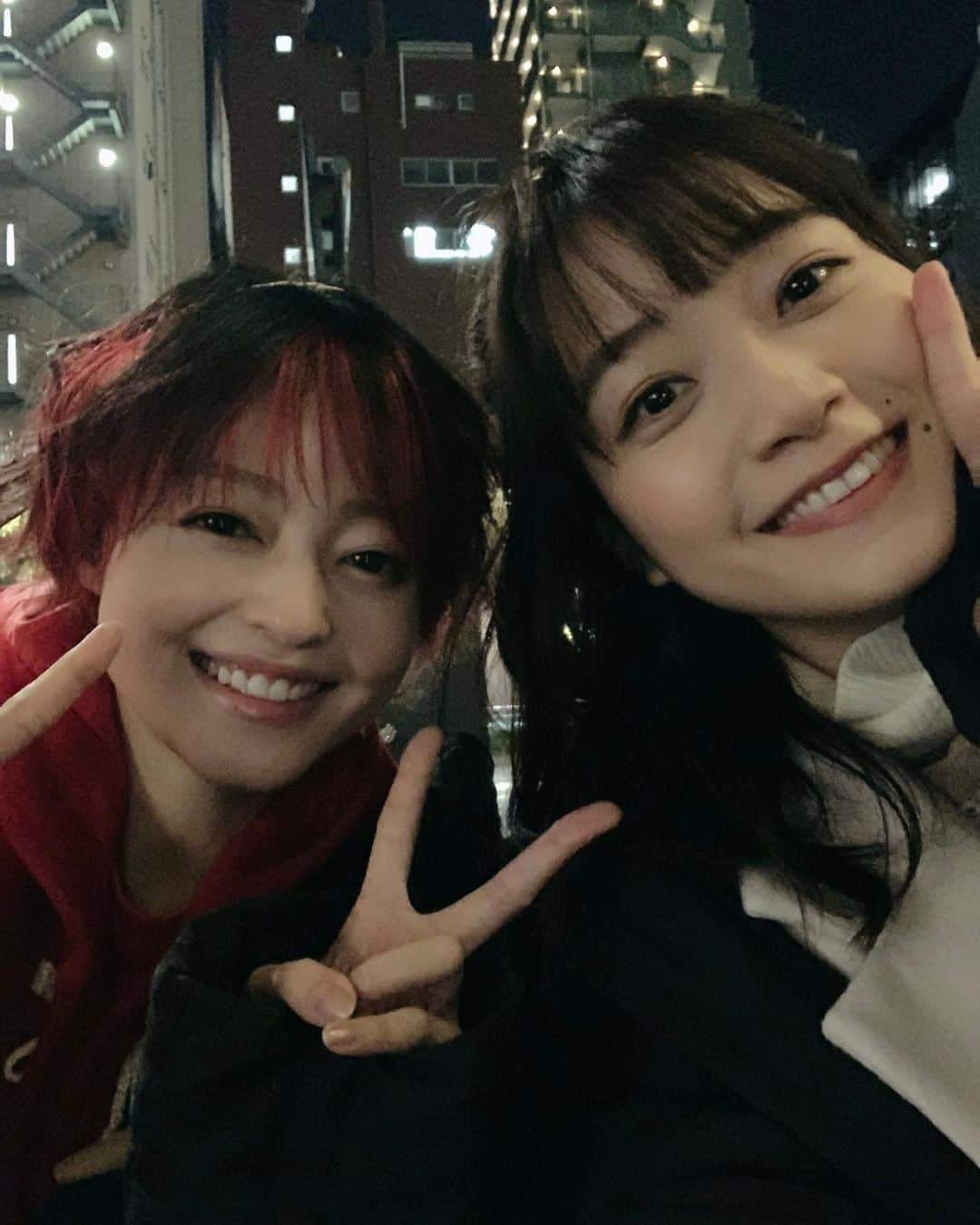 小林涼子さんのインスタグラム写真 - (小林涼子Instagram)「. 気づけば12月ですね。 ドラマもう来週8話だなんて…早すぎるーー🤣 paravi「#とにかく婚姻届に判を捺したいだけですが 」 撮影中に間宮祥子役の #深川麻衣 さんとぱちり📸 昨年「僕と彼女とラリーと」でご一緒して 今回もお会いできて嬉しいなぁ 🥰 今回のparavi、セリフが面白すぎて何度見ても クスッとしちゃう…私的にツボでした🤣 見て頂けたら嬉しいです❤️  #婚姻届に判を捺しただけですが #paravi #とにかく婚姻届に判を捺したいだけですが #12月」12月2日 22時59分 - ryoko_kobayashi_ryoko