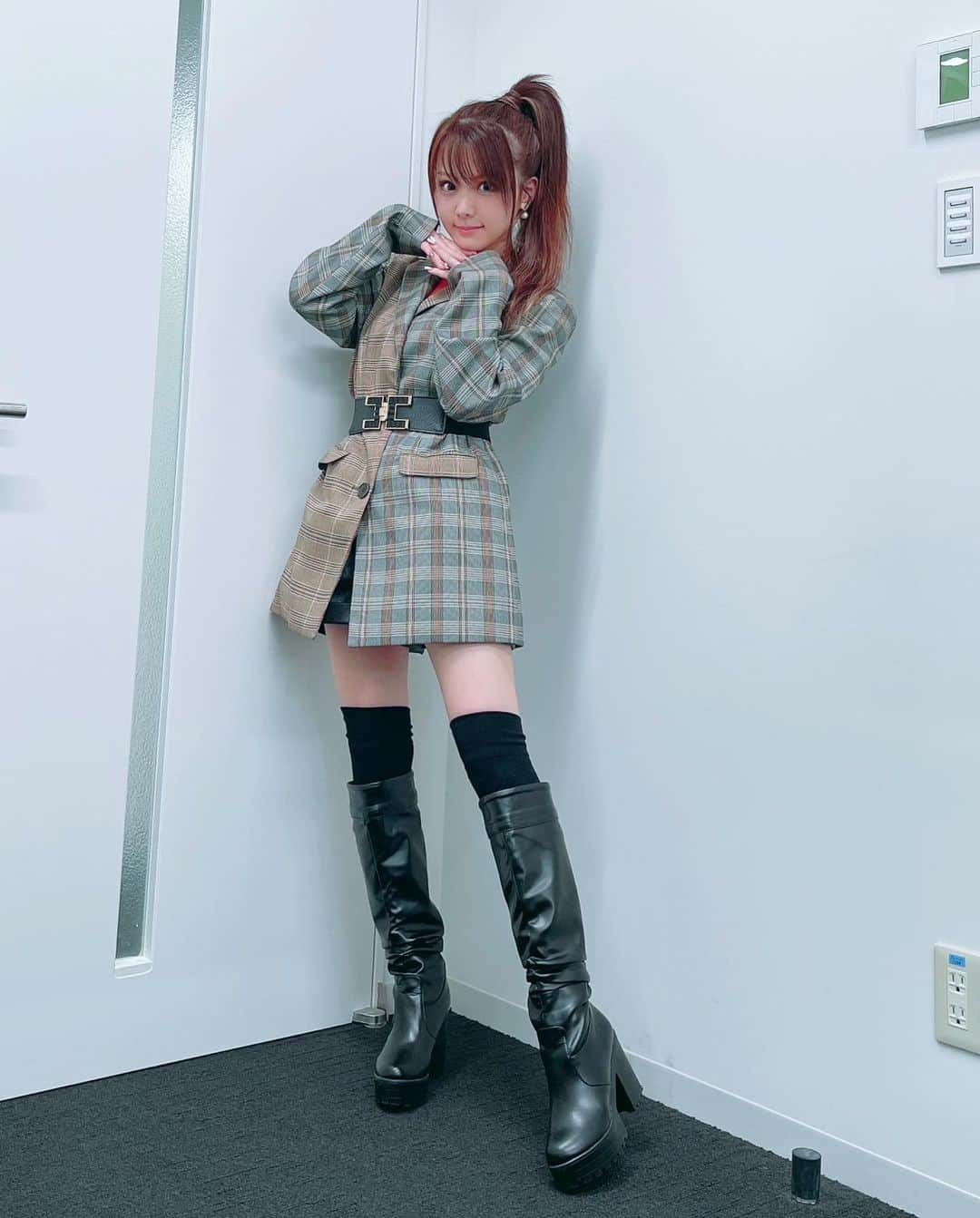 田中れいなさんのインスタグラム写真 - (田中れいなInstagram)「. 寒くなってきたけんって足隠すファッションばっかりしたらいかん!!! 負けるな田中！！！笑⛄️ ・‥…━━━☞・‥…━━━☞ #れーなこーで #スパイラルガール #ニーハイ  #spiralgirl  #photo #Instagram #instagramjapan」12月2日 15時05分 - tanakareina.lovendor