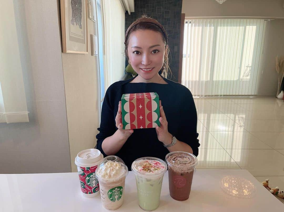 加藤綾菜さんのインスタグラム写真 - (加藤綾菜Instagram)「🎅季節限定のドリンク🎄 大人買い🥰  スタバ、サンマルク、エクセルシオール❤️  リッチな気分！🔔 正直にコメントしてみました😘笑  皆さんも、限定ドリンク買う参考にしてみてね🤩  #20時に #YouTube #アップ #加藤家の日常」12月2日 19時16分 - katoayana0412