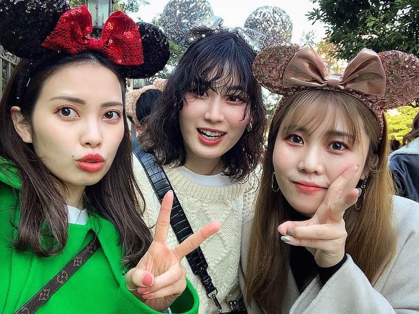 ellieさんのインスタグラム写真 - (ellieInstagram)「・ ・ ・ Disney sea🐭❣️ ・ ・ 天気も良くて、 沢山アトラクションに乗れたからハッピー😍❤️ ・ ・ 次回はソアリン乗りたい、、、 ・ ・ ゆりちかこありがと〜〜〜😘❤️ ・ ・ ・ #tdl #tds #disney #disneyland #tokyo #ディズニー #ディズニーシー #ディズニーランド #friends #love #❤️」12月2日 19時44分 - erika_desu_310