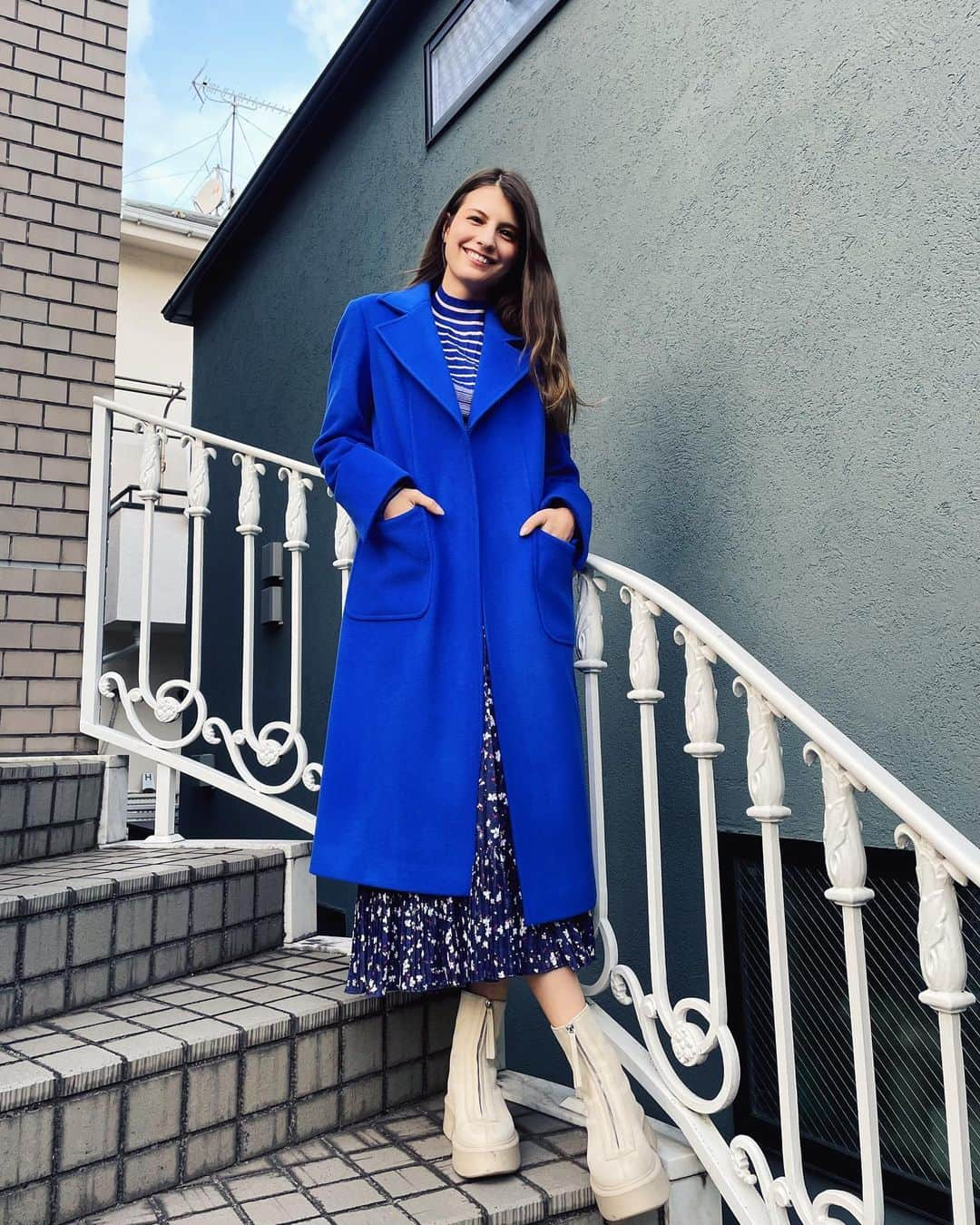 マギーさんのインスタグラム写真 - (マギーInstagram)「💙🧚🏻‍♂️🦋🐬🫐  #maxandco #maxitup #andSMILE #コート  #マックスアンドコー」12月2日 21時24分 - maggymoon