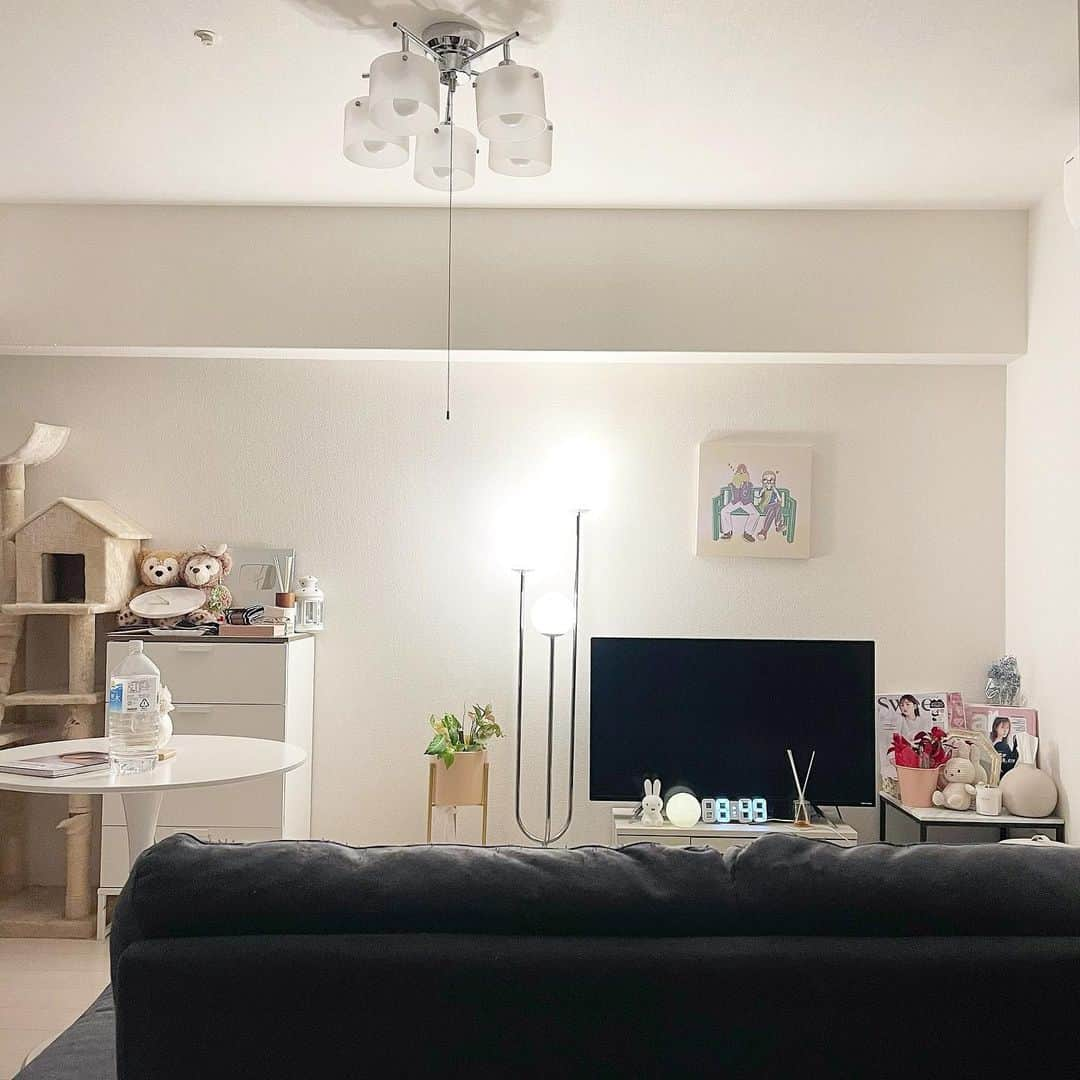 小瀬黎奈さんのインスタグラム写真 - (小瀬黎奈Instagram)「🏡🤍🕯🪴🐈🌙　#myroom #myroomtour」12月2日 21時52分 - 922_reina