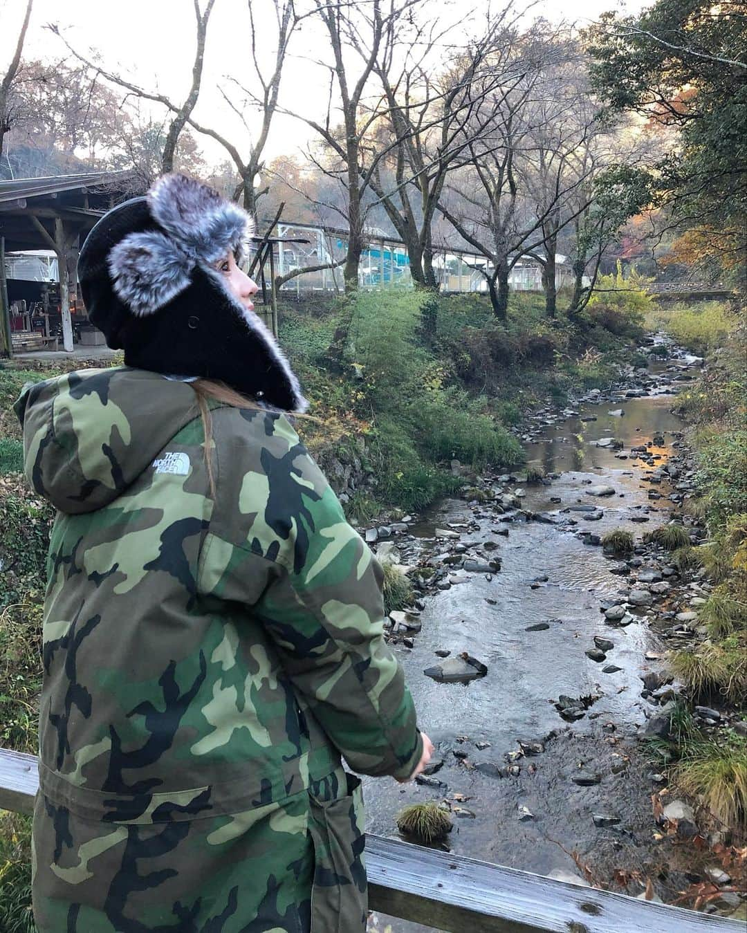 三村亜美のインスタグラム：「・ 山にいって沢山パワーもらった🗻 自然ってほんとすごい神秘的だなぁ 最高な休日でした❤︎ ・ ・ 毎月通ってる @jennyclinic  医療脱毛なのに痛くなくて早くて そして即効性な効果を感じられてます❤︎ 医療脱毛悩んでる人はジェニーがおすすめだよ❤︎ #自然#自然パワー#太陽パワー  #northface#jennyclinic#ジェニークリニック#医療脱毛#全身脱毛」