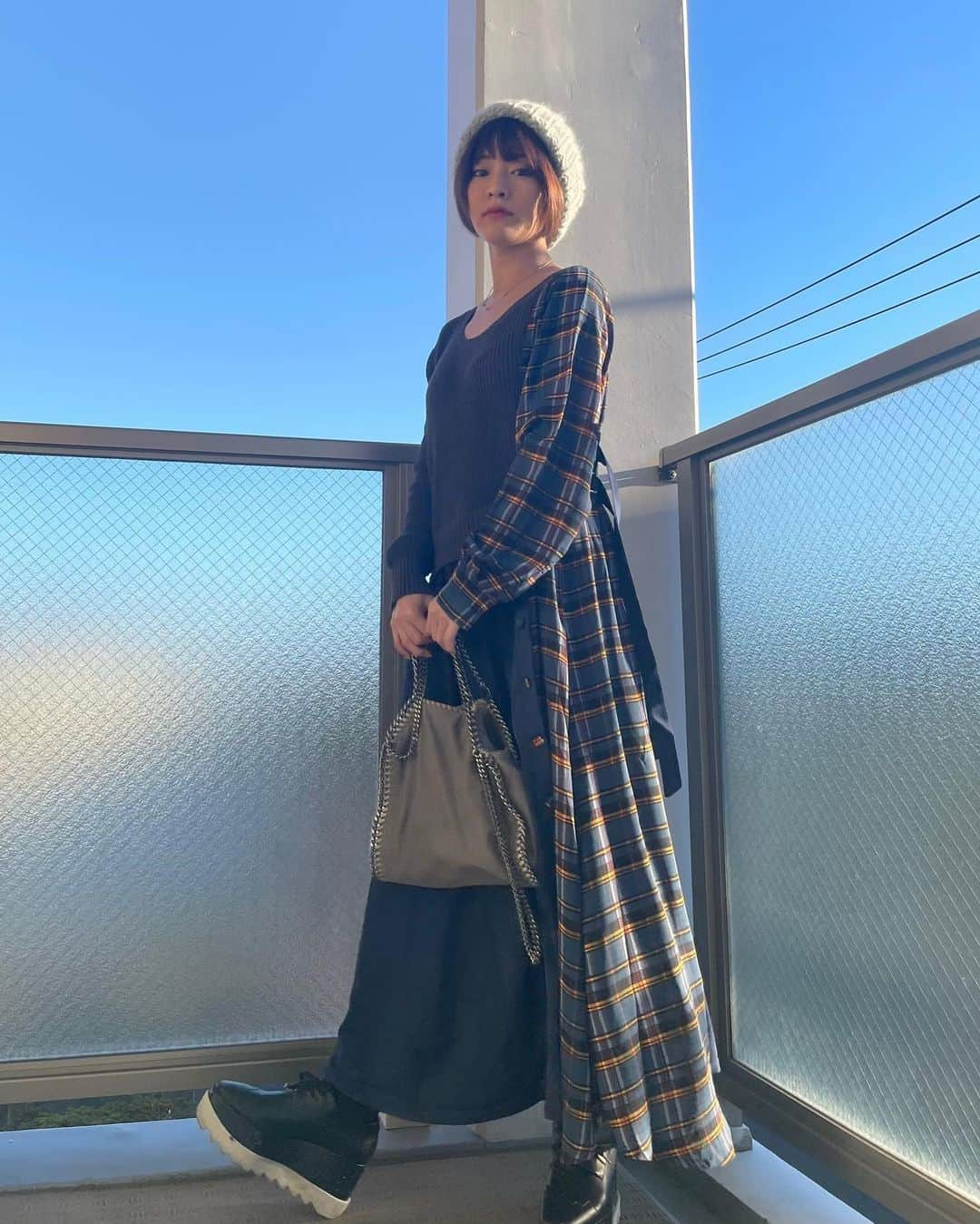 若菜さんのインスタグラム写真 - (若菜Instagram)「⁡ ⁡ 私服🔵 ⁡ shoplist🥺✨ お得だしかわいい。 ⁡ 最近本当に寒いね❄️   .  私は絶賛稽古中。 皆さん舞台来てくれますか？✨ ⁡ #shoplist #ショップリスト #ショップリストコーデ #shoplistキレイ目ワンピコーデ」11月28日 18時48分 - wa_ka_na_official