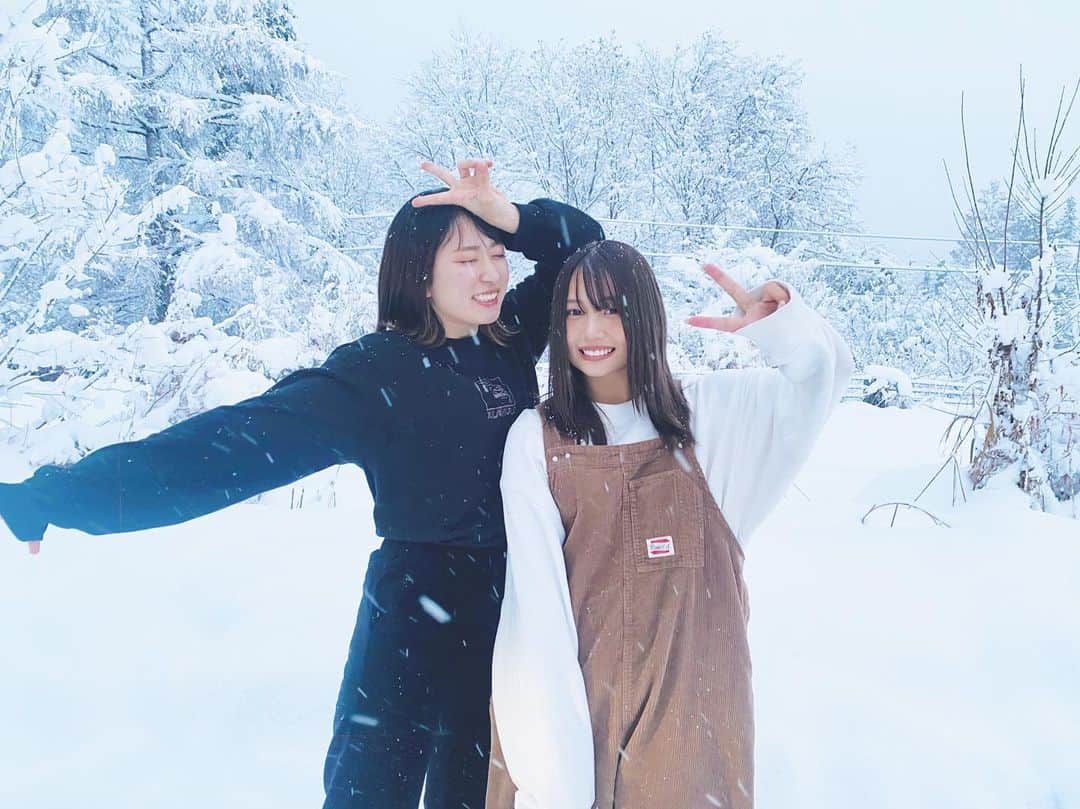 流那(ルナ)さんのインスタグラム写真 - (流那(ルナ)Instagram)「にこちゃん🤍🤍 今年の初雪は大好きな方達と 迎えれたのでとても幸せです  #ちなみにメルティーキッスの #CM出演できませんでしょうか？」11月28日 19時14分 - mm_runa