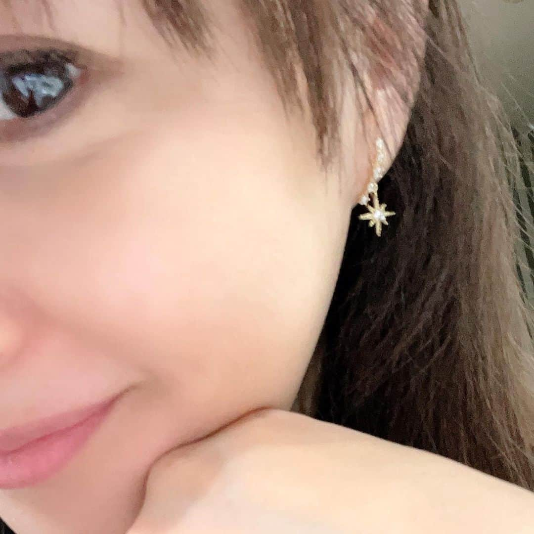 渡辺美奈代さんのインスタグラム写真 - (渡辺美奈代Instagram)「スターカーブラインピアス  #スター #ゆれるピアス」11月28日 20時16分 - watanabe_minayo