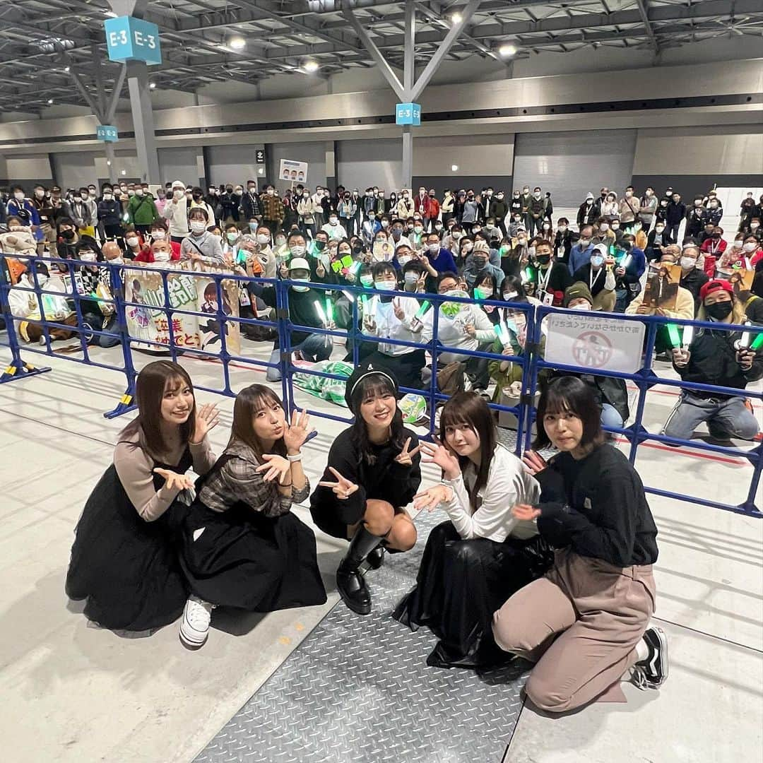 山内鈴蘭さんのインスタグラム写真 - (山内鈴蘭Instagram)「SKE48 最後のトーク会でした🌸 ． 好きになるタイミングは違くても 想いは一緒。思い出は一緒☺️ ． みんなと過ごした時間は忘れません。 ． 初めての握手会から12年。 ストレートにファンの方の想いを感じれる場所。いっぱい、いっぱい背中を押してもらいました☺️ ． 今はもう会えなくなってしまったファンの方々も、忘れてないよ⭐︎ ． 目を見てお話しした時間。 剥がされながらも粘った時間。笑 めちゃ怒られた時間。笑 めちゃ褒められた時間。笑 思い出ありすぎて一言では表せられないわ🤣🤣🤣🌸 ． でもひとつだけ言えるとしたら… ． 本当に本当に 楽しかったなーーって😊♡ ． わたしの生活の一部でした。 ． ． みんな、12年間ありがとう。 ． ． 30日はラスト！卒業公演！！ 最後まで楽しもうね😆❤️❤️ ． ． メンバーのみんなも、 本当にありがとう😭🌸 ． ． #SKE48 #卒業 #トーク会 #あの頃の君を見つけた #ありがとう」11月28日 20時32分 - xxsuzuranxx