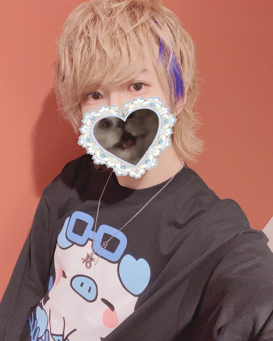 ふぇにくろのインスタグラム：「青色担当💙」