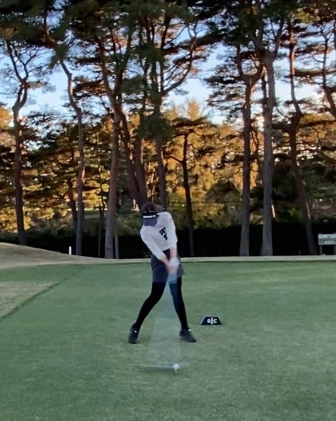 青木茉里奈のインスタグラム：「⛳️🍂🧡🍁 🏌🏼‍♀️🏋️‍♀️ @andperse_official  @eccojapan  @eyevol_official  @eyevol_tokyo_store_official  @ustmamiyagolf  @ustmamiyagolf」