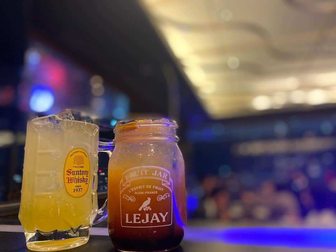 sdiningのインスタグラム：「🍊🥃 生カシスオレンジ 柚のハイボール  です！  どちらも人気の飲み物です🥂  #sdining#Sdining#イタリアン#オマール#オマール海老#HEP観覧車#夜景#極上夜景#パノラマ夜景#誕生日#記念日#デート#サプライズ#カップル#阪急32番街#阪急グランドビル30階#シーフード#トラットリア#梅田#大阪#オレンジカラー #映え」
