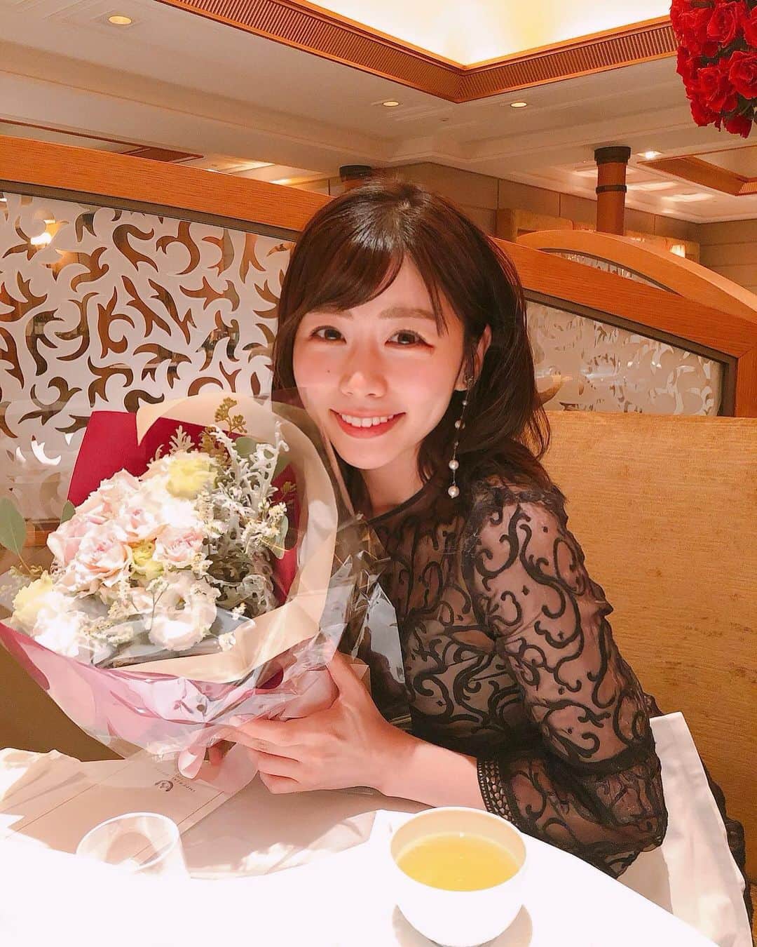 伊藤京子さんのインスタグラム写真 - (伊藤京子Instagram)「. 子育ては毎日発見と勉強があり面白いなぁと感じる今日この頃、、昨日誕生日を迎えました!🎂 メッセージを送ってくれた皆さまありがとうございます🥰 穏やかに過ごせる日々に感謝してまた一年楽しく過ごしていきたいな💕  #誕生日 #久しぶりにちゃんとメイクをしてごはんを食べに行きました😂」11月29日 8時16分 - kyoko_ito1128