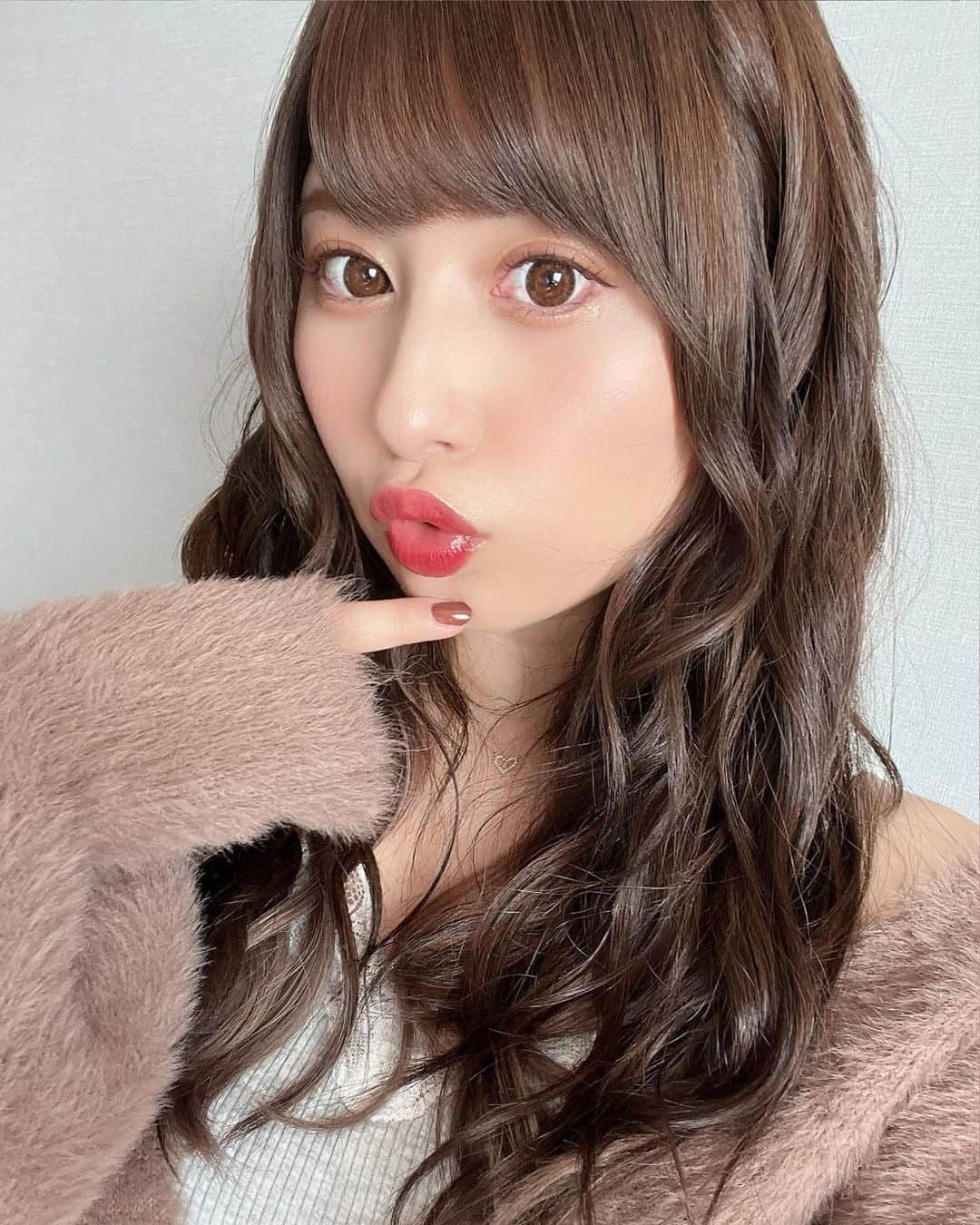 のインスタグラム：「❣️ . . 髪の毛くるくるくるー！ . . ここ数日 さっむいねー😱 . お風呂に浸かって あたたかくしてねー！ . . #さむ」