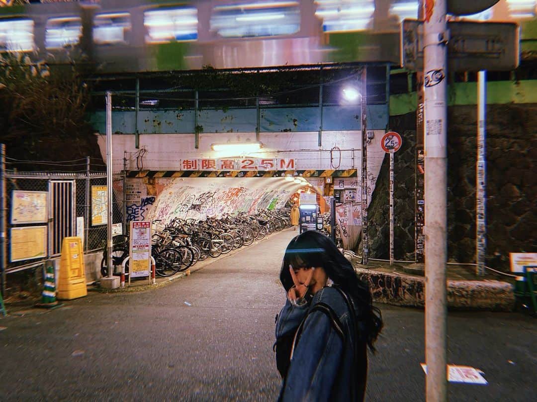 おもてちゃんのインスタグラム：「tokyoエモエモ倶楽部🚬」