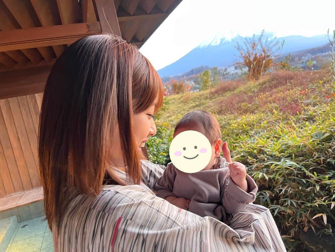 野田彩加さんのインスタグラム写真 - (野田彩加Instagram)「娘は初めての富士山🗻 とっても綺麗でした🗻✨✨✨  #家族旅行 #初旅行 #温泉旅行 #赤ちゃんのいる生活  #富士山　#mtfuji」11月29日 12時21分 - aya.205