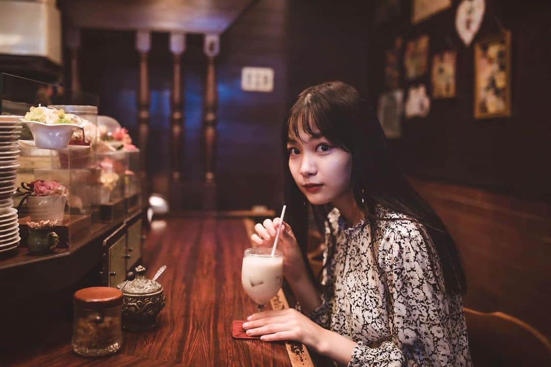 吉澤遥奈のインスタグラム：「レトロ☺︎ #喫茶店#カフェ#レトロ」