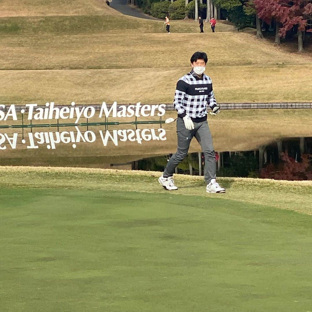 国吉佑樹さんのインスタグラム写真 - (国吉佑樹Instagram)「今日は⛳️。 5ヶ月半振りにモノマネ芸人に会いました😀 天気も良く、風も弱かったので綺麗な逆さ富士もとれて良かった📸。  #ゴルフ  #逆さ富士  #綺麗に撮れた #9244キャップ」11月29日 16時06分 - yukikuniyoshi