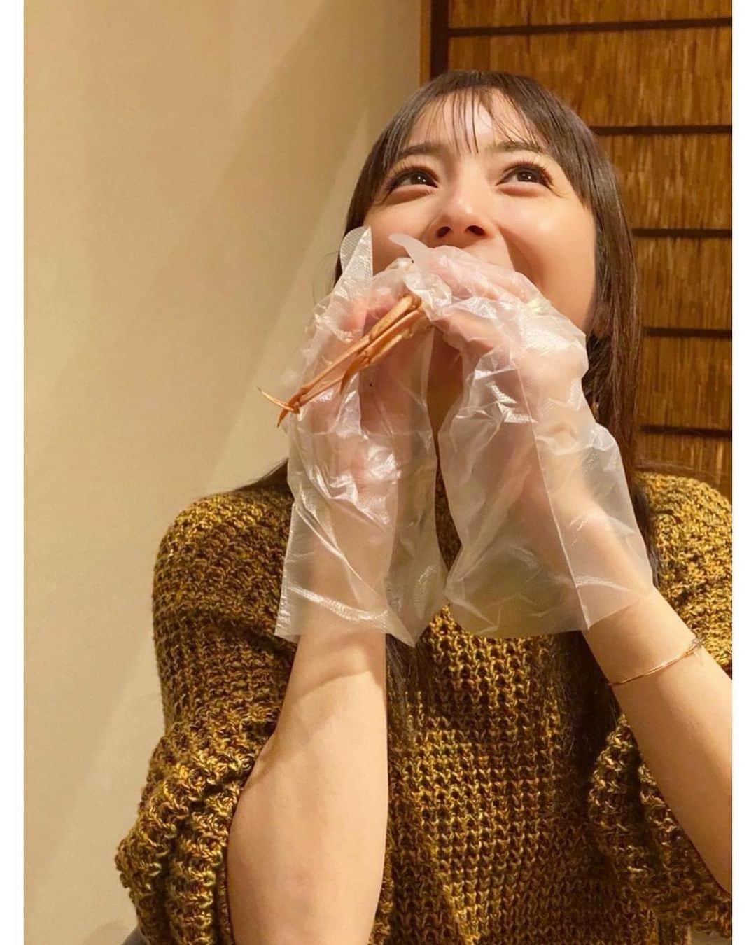 佐々木希さんのインスタグラム写真 - (佐々木希Instagram)「仲良しのれいかちゃんのお祝いで 鳥取の美味しい蟹を食べに、かに吉さんへ🦀 最後まで色んな食べ方で出してくださり、どの蟹も物凄く美味しくて、、、 また食べたいなぁ。 来年も絶対に行きたい！って思いました☺︎ 蟹が大好きなれいかちゃんも感動してました✨ かに吉さんは、私が初舞台で鳥取に行った際、キャストの皆さんと食べに行き感動したので、また来られて嬉しかったです！ 大将の山田さんはじめ、お店の皆さんも温かくて幸せな時間でした！  #かに吉 #鳥取」11月29日 19時24分 - nozomisasaki_official