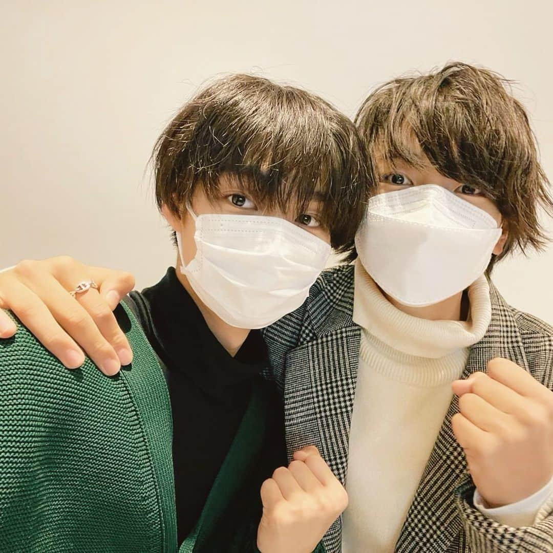 EBiDAN 39&KiDSさんのインスタグラム写真 - (EBiDAN 39&KiDSInstagram)「冨田に肩を抱かれる世界線と捉えるか、志賀を抱ける世界線と捉えるかは、貴方次第。 #志賀李玖 #冨田侑暉 #EBiDANNEXT #EBiDAN #仙台イベント終わりで東京集合」11月30日 4時59分 - ebidan39kids