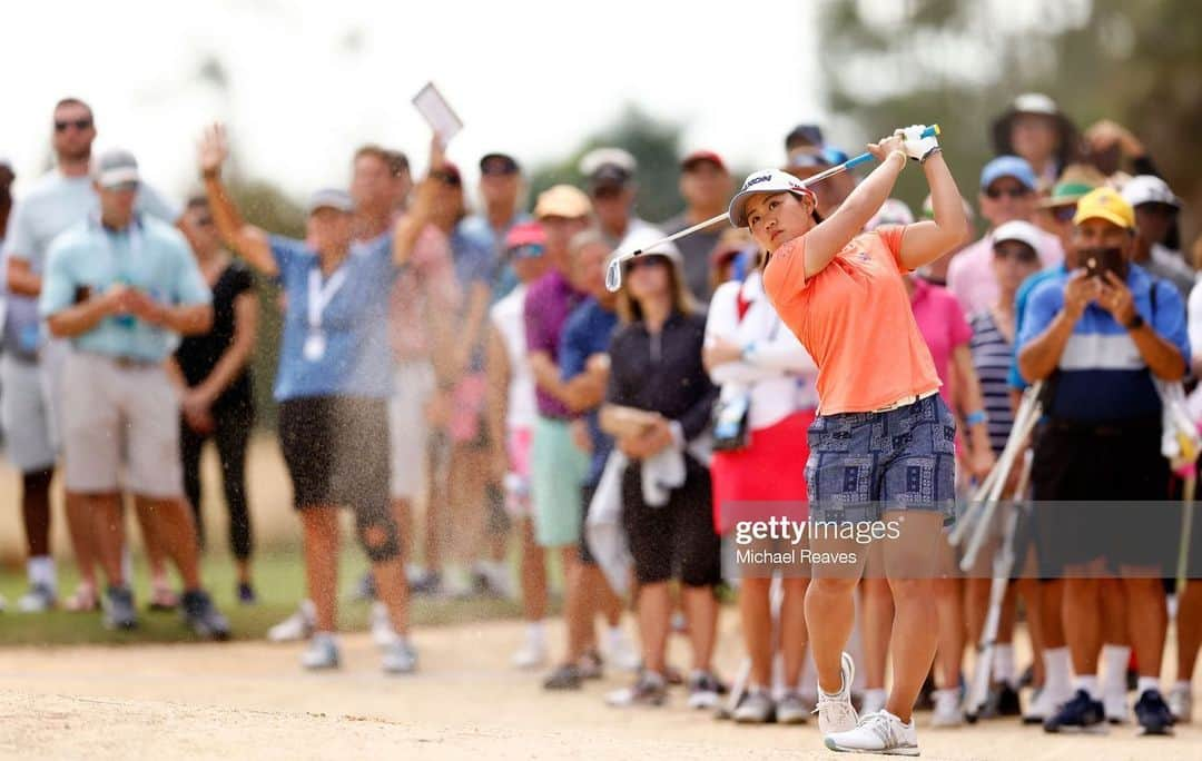 畑岡奈紗さんのインスタグラム写真 - (畑岡奈紗Instagram)「Finished my 5th season on the LPGA tour!  To be honest I really didn’t have a consistent year but being able to represent Japan in Olympic and winning twice on the tour was definitely something very special for me.  First of all I want to thank LPGA and their sponsors for hosting such an incredible tour. And to my sponsors for being such an amazing supporter amid COVID difficulties;  My main sponsor Abeam Consulting,  Dunlop @dunlopgolf_official  Japan Airline @japanairlines_jal  Admiral @admiral_golf_jp  Adidas @adidasgolf  Yamashin  And also want to thank my manager, trainer, caddie Greg and my mother for their support.  Lastly I want to thank  WOWOW for broadcasting live back in Japan and all the fans for their continuous cheer and support!  5年目のシーズンが終わりました！ 今年も沢山の応援ありがとうございました。 1年を通しては思うような成績を残すことができませんでしたが、東京オリンピックも経験する事ができ、LPGAツアーで2勝する事が出来たのは良かったです。  今年1年大会を主催して頂きました企業の皆様、LPGA、今年も私の活動をご支援頂きました、 所属スポンサーのアビームコンサルティングの皆様をはじめ ダンロップの皆様 日本航空の皆様 Admiralの皆様 アディダスジャパンの皆様 山新の皆様 に深く感謝致します。  そして、現地でサポートしてくれたマネージャー、トレーナー、キャディのグレッグ、母に感謝します。  最後にいつも大会の様子を伝えてくれているWOWOWゴルフの皆様、現地に応援に来てくださったファンの皆様、テレビで応援してくださったファンの皆様に感謝致します。  また来年も良いプレーが出来るよう頑張りますので、引き続き応援宜しくお願いします。」11月30日 5時19分 - nasahataoka