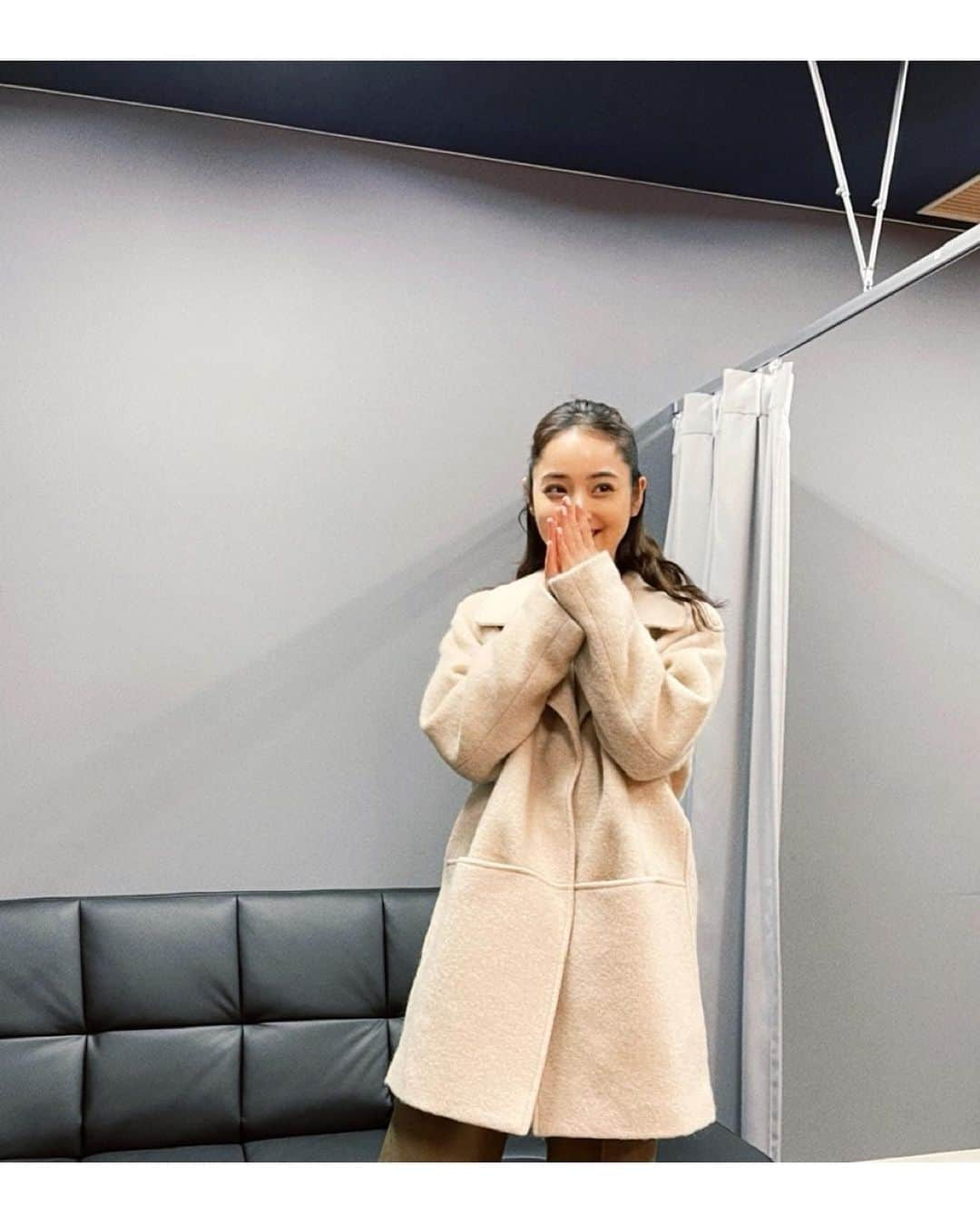 佐々木希さんのインスタグラム写真 - (佐々木希Instagram)「今日はモヘヤのcoat🤍 ポケット大きめです☺︎  coat#iNtimite」11月29日 21時28分 - nozomisasaki_official