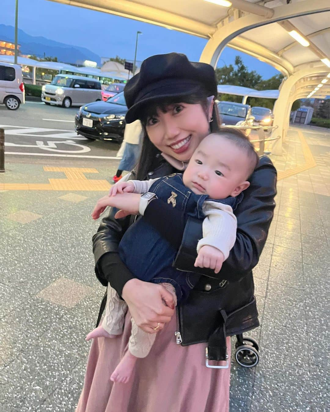 黒田菜月さんのインスタグラム写真 - (黒田菜月Instagram)「あたらしいおともだち👶✨ #TBSニュース #衣装 #ヘアメイク #女子アナ #アナウンサー #女子アナヘア #女子アナコーデ #女子アナメイク . #べびすたぐらむ  #何歳まで赤ちゃんなのだろう  #私が抱っこするとギャン泣き #赤ちゃんあるある #みんなかわいい #次会う時は大きくなってるんだろうな  #遊んでくれてありがとう😊」11月29日 21時45分 - nyaaatsuki_krd