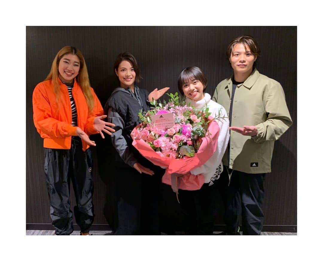 村上茉愛のインスタグラム：「.  THE WALL🎬🧗‍♀️ 　　& ADIDAS MEMBER  #お祝いありがとうございました💐」