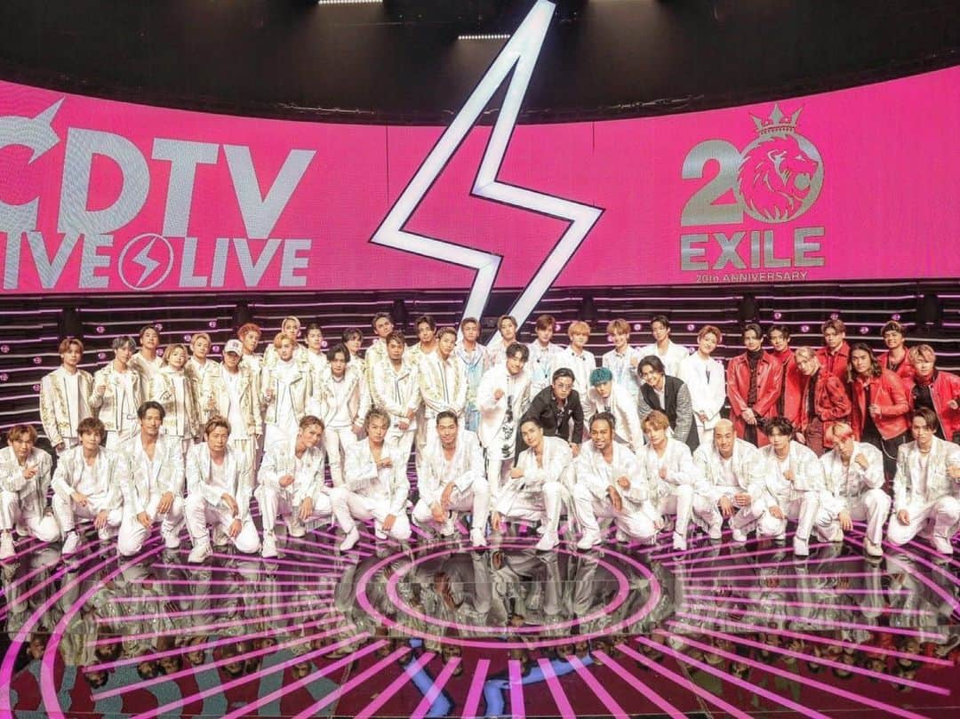 佐藤大樹さんのインスタグラム写真 - (佐藤大樹Instagram)「EXILE + Jr.EXILE  @cdtv.tbs6  "EXILE20周年祭"ノンストップメドレー ありがとうございました！  #EXILE  #GENERATIONS #THERAMPAGE #FANTASTICS  #BALLISTIKBOYZ」11月29日 23時04分 - taiki_sato_official