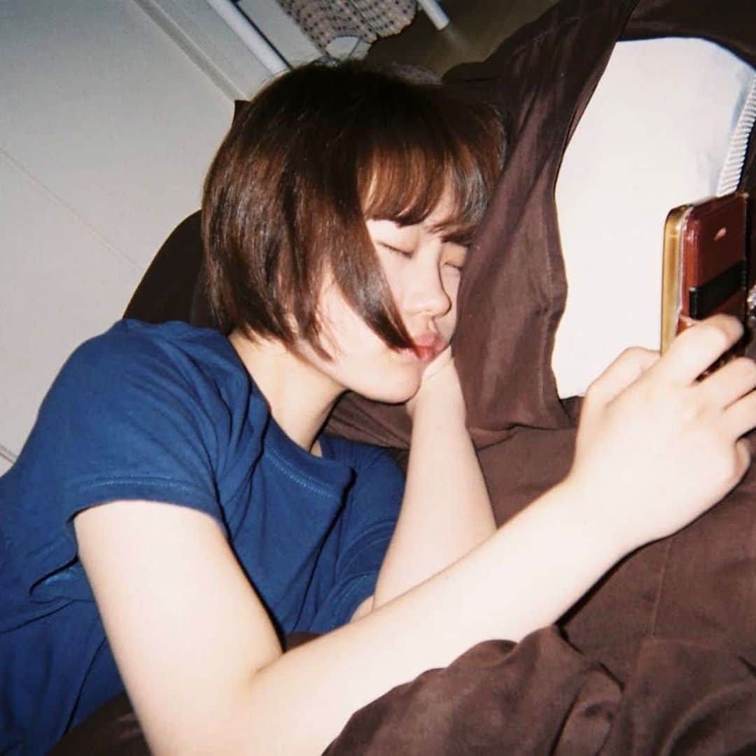 ただのよしのさんのインスタグラム写真 - (ただのよしのInstagram)「眠る前につくまえ すっぴんでしつれい」11月30日 0時05分 - yoshino_5_1