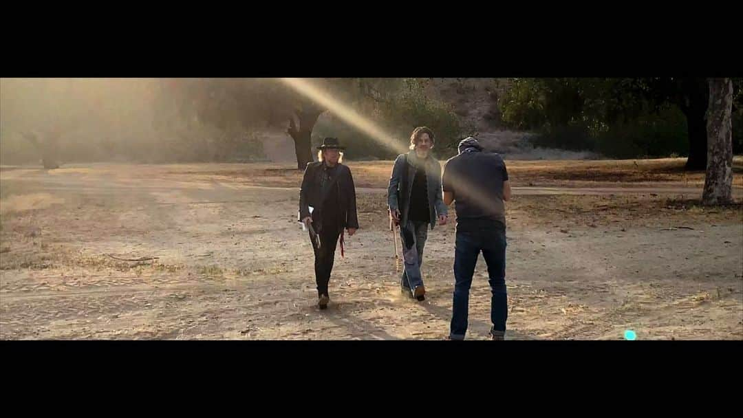 エイドリアン・スミスのインスタグラム：「Who is enjoying the new EP?! Here is a behind the scenes clip of the 'Better Days' video shoot!  Listen to the new record at the link in the bio.  #SmithKotzen #AdrianSmith #RichieKotzen #BetterDaysEP」