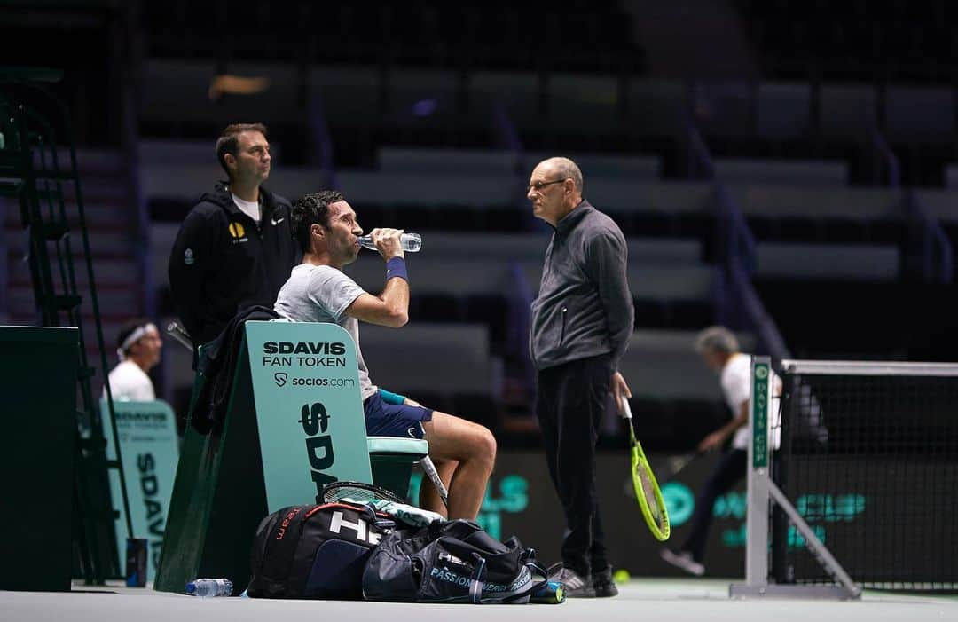 ミハイル・ククシュキンさんのインスタグラム写真 - (ミハイル・ククシュキンInstagram)「@daviscup」11月30日 1時54分 - kukushkin_mikhail