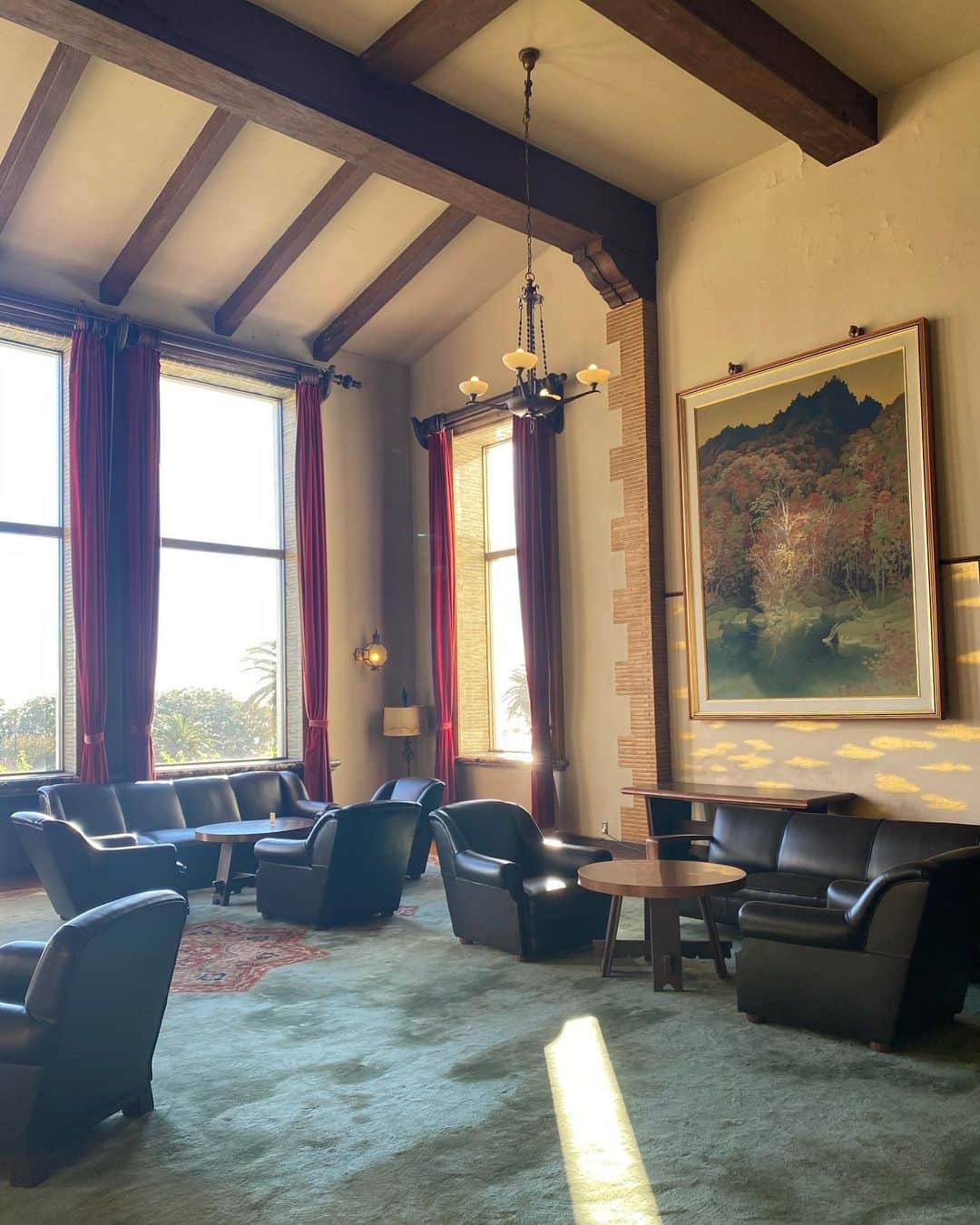 ImotoEtsuyo さんのインスタグラム写真 - (ImotoEtsuyo Instagram)「#おはようございます  ・ ・ 海を望む客室のクラシックな 歴史あるホテル 落ち着いた素敵な空間でした。 ・  ・ @kawanahotel   #クラシックホテル  #レトロ #golf #タビジョ  #川奈ホテル  #川奈  #川奈ホテルゴルフコース #kawanahotel」11月30日 7時32分 - bisuhada