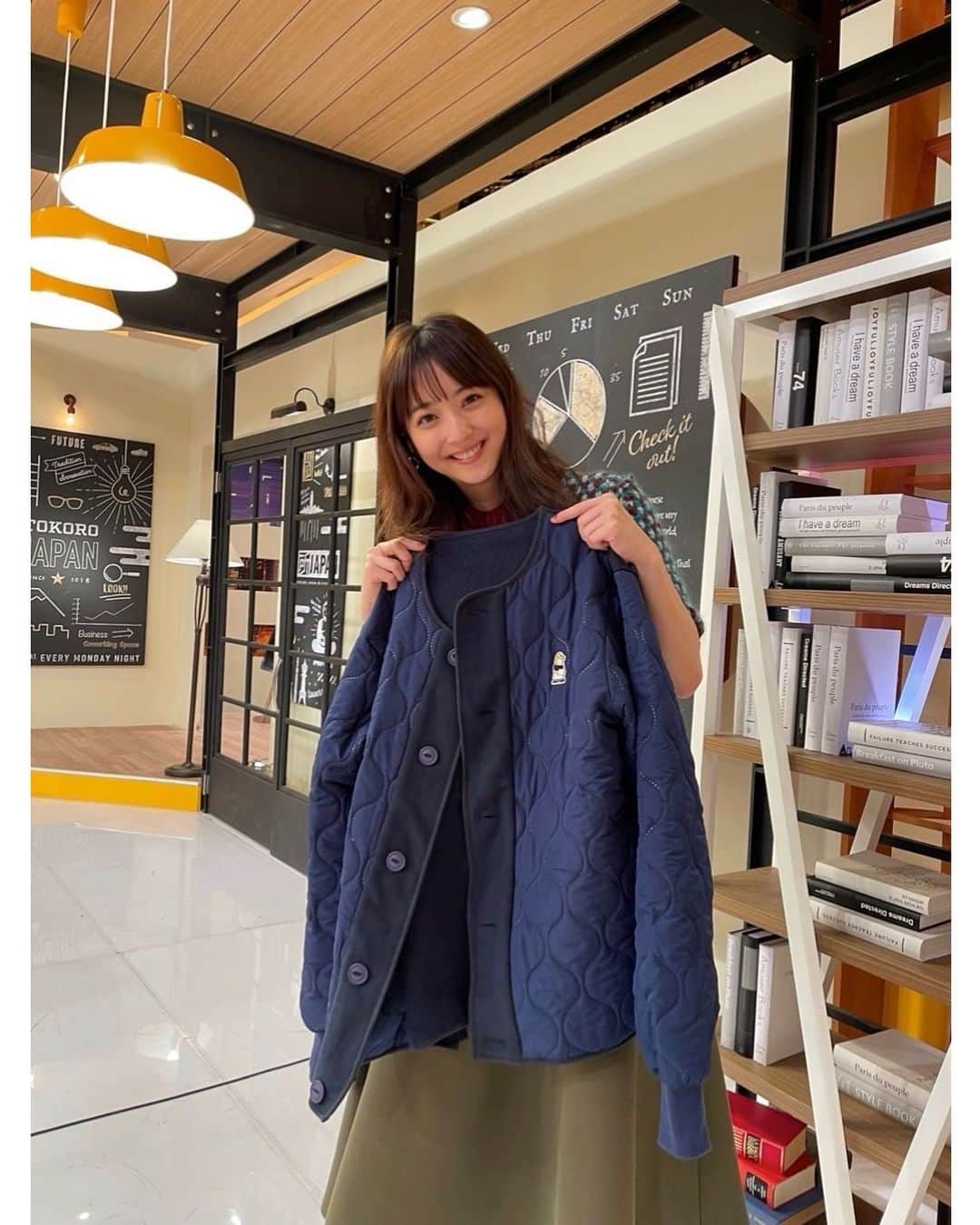 佐々木希さんのインスタグラム写真 - (佐々木希Instagram)「所さんが収録の時に 着ていらしたジャケットが可愛いくて暖かそうで、素敵ですとお伝えしたら、収録後すぐに脱いでこれで良ければってホカホカのジャケットをくださいました🥺 本当に素敵な方…✨  #所ジョージ さん」11月30日 10時12分 - nozomisasaki_official