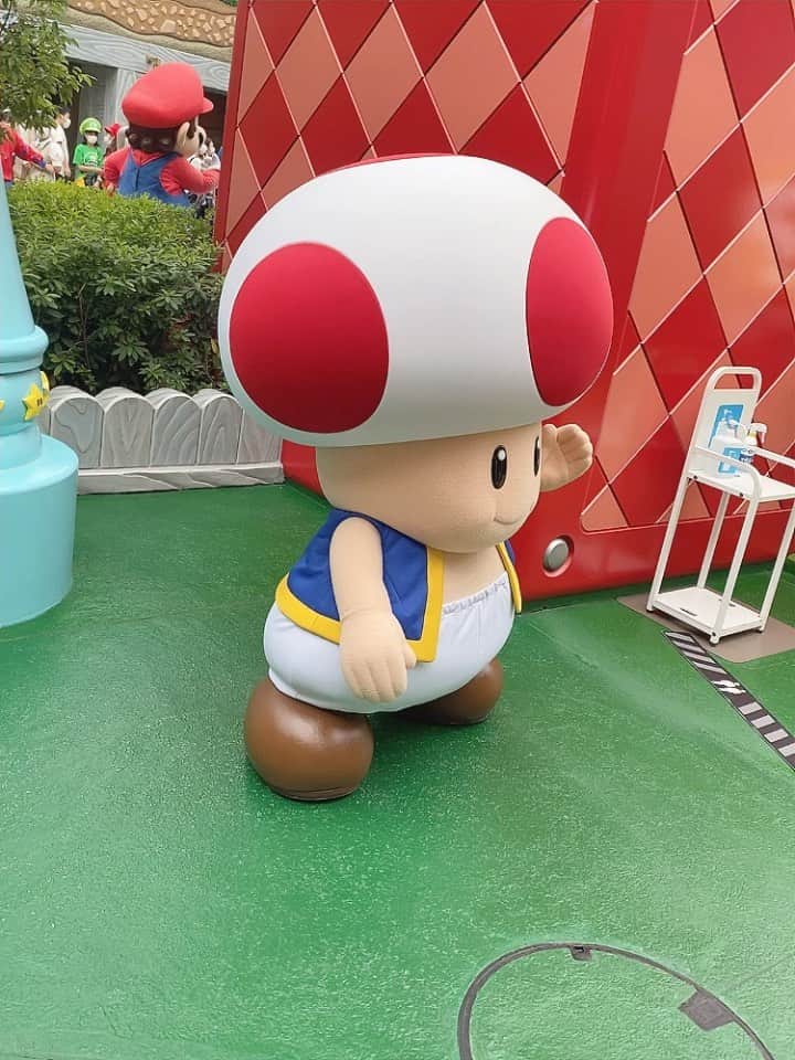 工藤菫のインスタグラム：「かわいいなおいっ #ユニバ #マリオパーク #キノピオ」