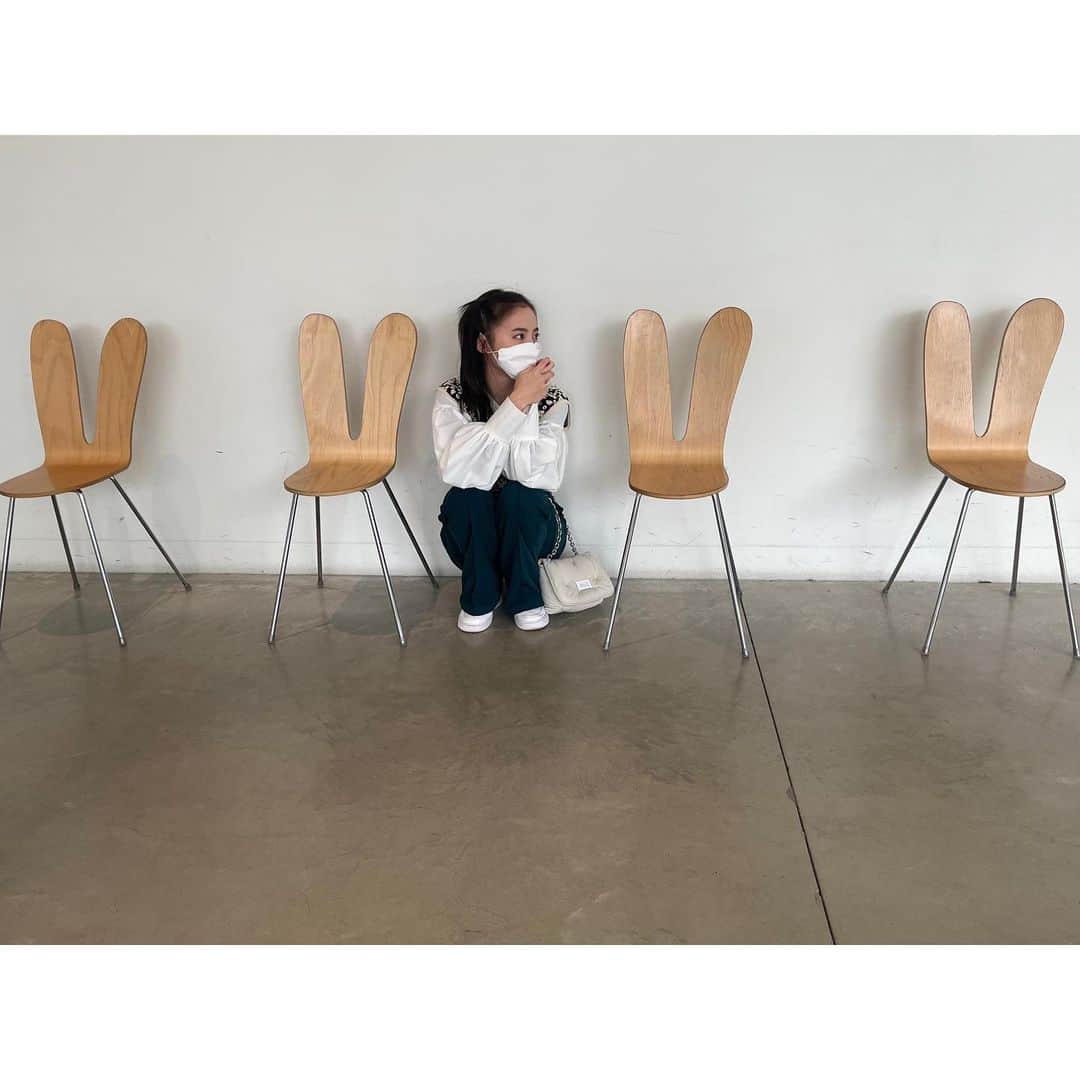 池上紗理依さんのインスタグラム写真 - (池上紗理依Instagram)「🐰 椅子に座らずこの位置。笑  そして、この間2回目の @rillee_on に行ってきました！  終わった後は肌がトーンアップしてくすみが飛んでゆきました〜☺︎︎次もたのしみ☺️」11月30日 12時20分 - sarii_ikegami