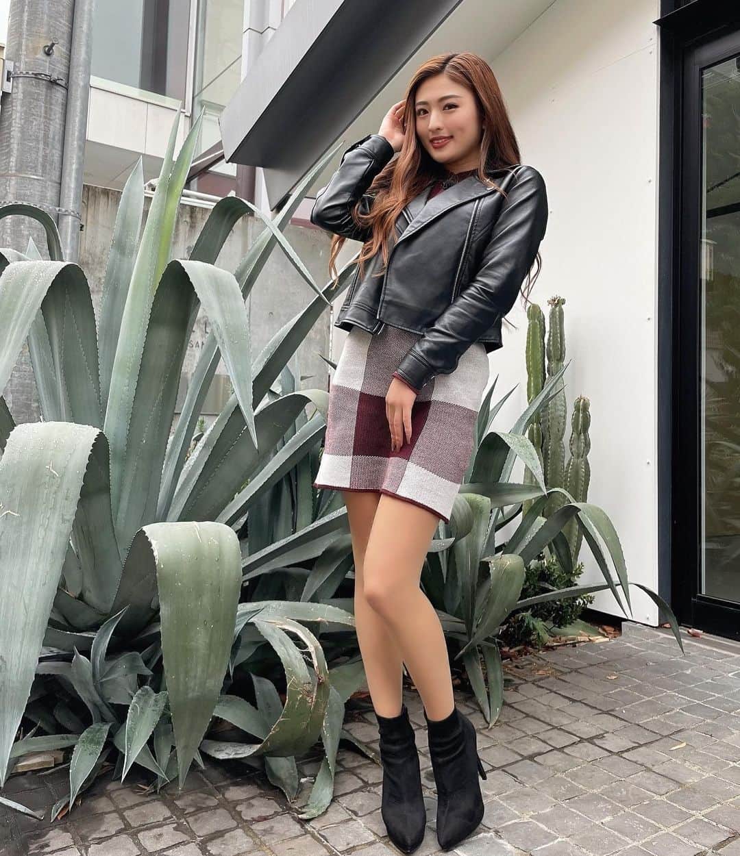 MIYABIのインスタグラム：「こんにちは🌞  明日から12月だなんて、早いね〜😂 1年ってあっという間🤭  皆様、年末は何するの？💕」