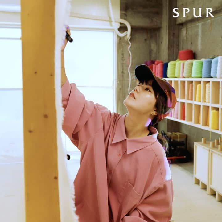 長澤メイのインスタグラム：「今月号のSPURで メイの趣味のモノづくりについてお話してまーす🐶💘  Instagramは人の目を気にせず 好きなことを共有・発信できる 場所だから共通の興味を持つ人と 繋がれたりできる場だよね🧠♻️  動画でもしゃべってるから ぜひ見てね☺️✨ リンクはストーリーズから 飛べるよ💘  #PR  #Shueisha_LoveYourLove #spur_LoveYourLove」